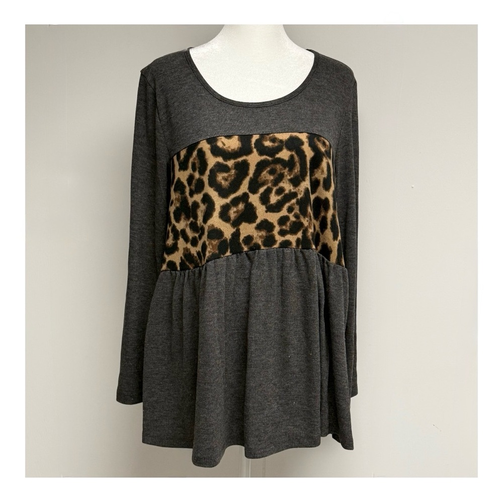 ✨ Amaryllis Charcoal and Leopard Long Sleeve Top || Size Small